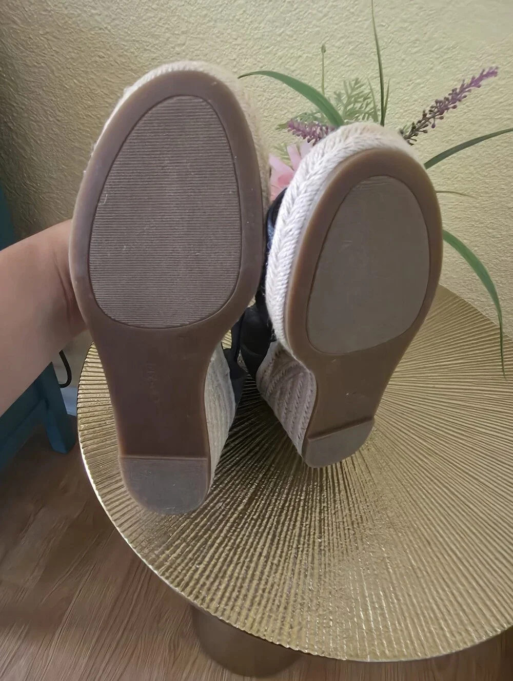 Lucky Brand upper fit hardware